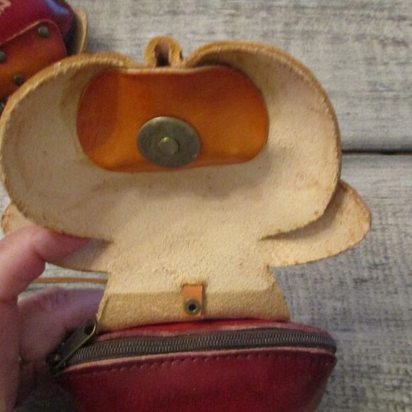 Pig Handmade Leather Coin Purse Wristlet — Magnetic Snap & Zipper - Picture 3 of 4